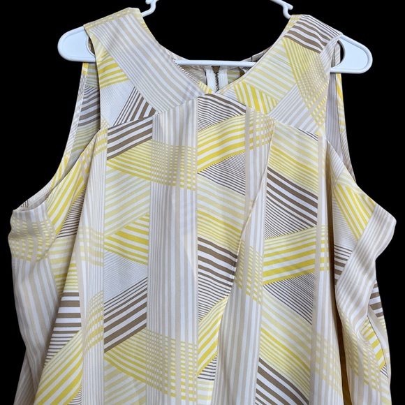 Cato Women’s Yellow Multi Geometric Print Casual Sporty Summer Top Sz-XL - Picture 2 of 6